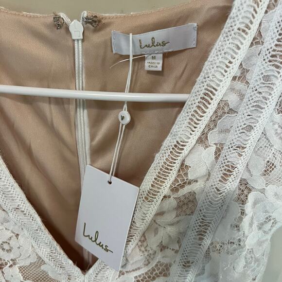 Lulus This Moment in Time White Lace Ruffled Maxi Dress Size Medium NWT NEW - Picture 10 of 11